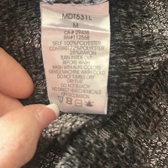 MISS ME BLINGY SWEATER⚜️Lightweight Black & Silver💎Hi-Low🖤Chevron Design on Back - Picture 8 of 10